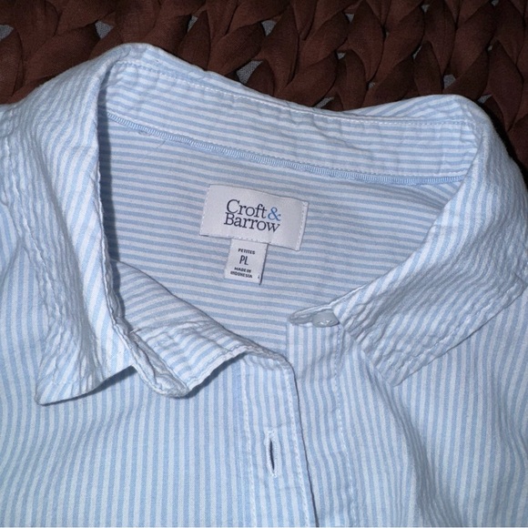 Women's Croft & Barrow Essential One Pocket Button Down Shirt - Picture 5 of 7